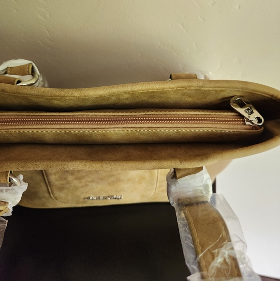 NWT American Bling Embroidered Concealed Tote & Matching Wallet - Picture 8 of 14